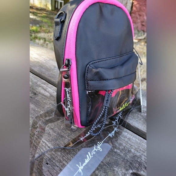 NWT Kendall + Kylie Mini Vanity That Convert's to a Crossbody Bag| Black & Pink! - Picture 4 of 11